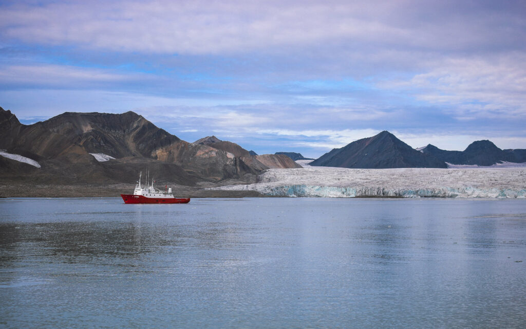 boat in front of Nordenskiöld Glacier