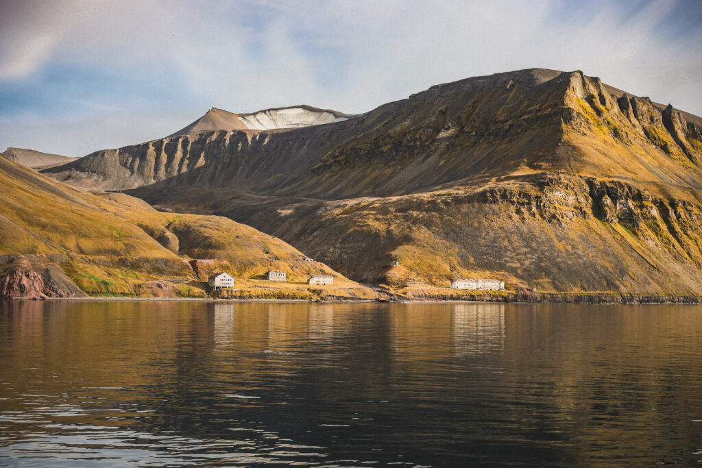 3-days-to-visit-Svalbard-Boat-Trip